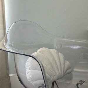 Shell pillow